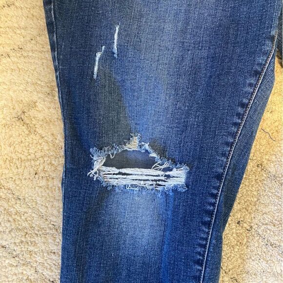 Maurice’s Distressed Jeans Size 24W Short - Picture 5 of 5